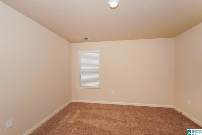 Building Photo - 484 Clover Cir