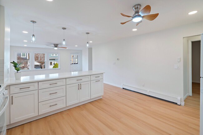 Building Photo - 39 Marley Ave