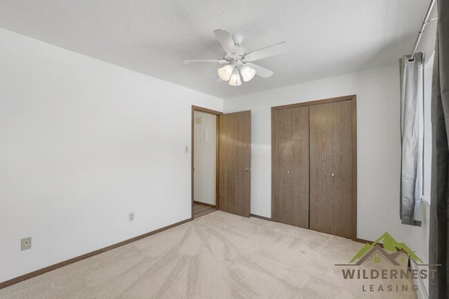 Building Photo - DVW Condo-New paint/Flooring- 1 Bedroom/1 ...