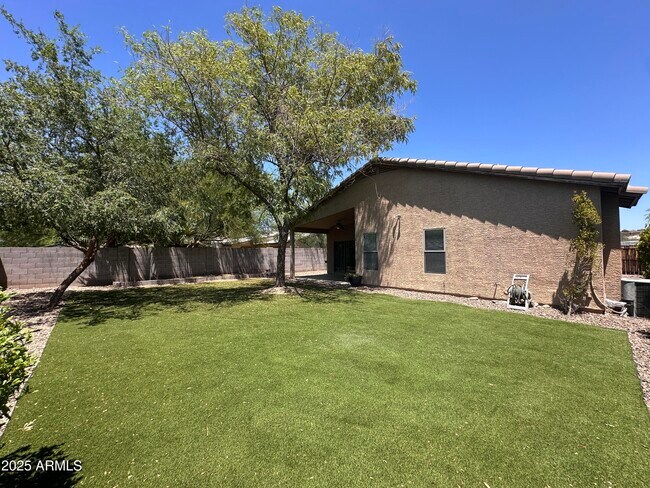 Building Photo - 13830 N 11th Pl