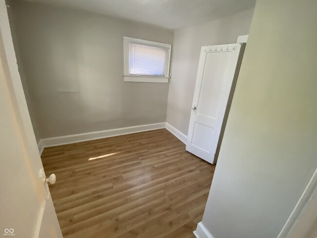 Building Photo - 1533 Kappes St