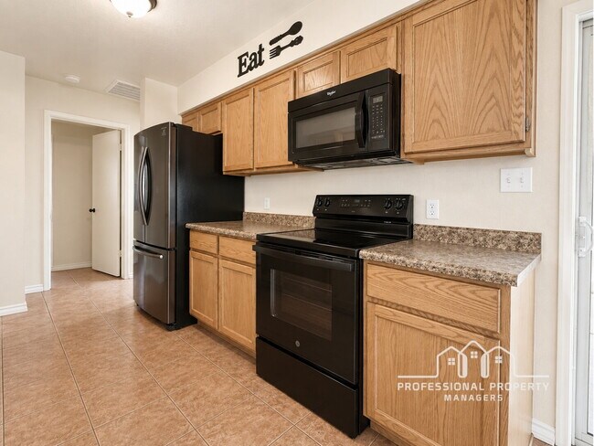Building Photo - “Cozy 3-Bedroom, 2-Bathroom Home in Desert Oasis”