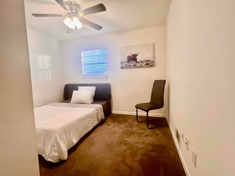 Building Photo - 4701 Flat Shoals Rd