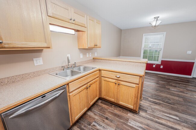 Building Photo - 910 Gum Branch Ct