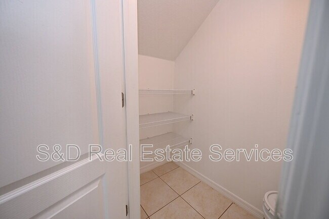 Building Photo - 4219 Winding Vine Dr