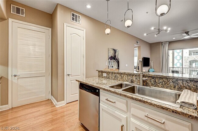 Building Photo - 56 E Serene Ave