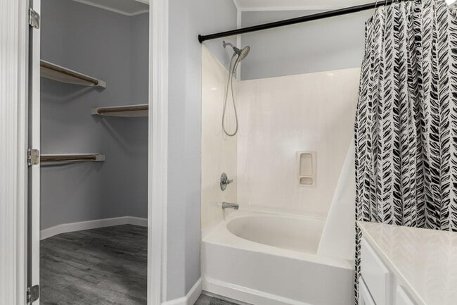 Building Photo - 1350 S Greenfield Rd