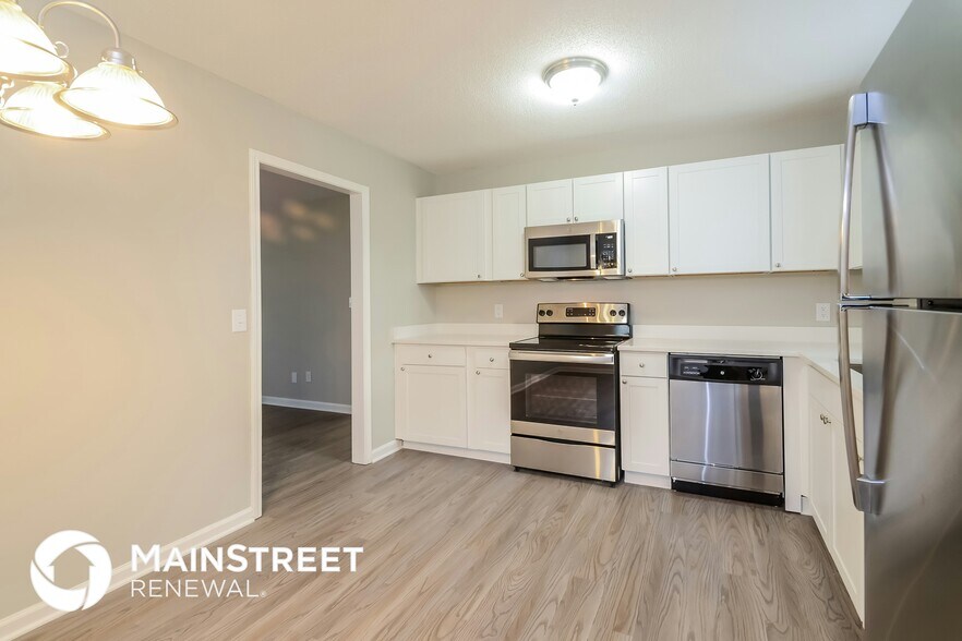 Building Photo - 1003 Oak Blvd