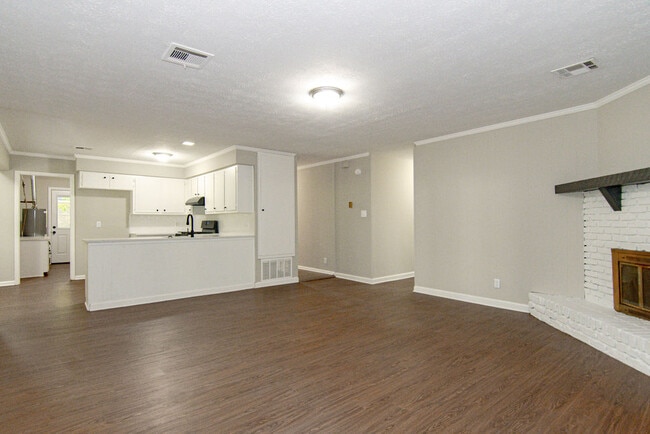 Building Photo - 4228 Johnstown Dr