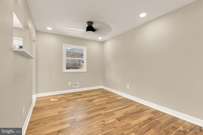 Building Photo - 8730 Ewing Dr