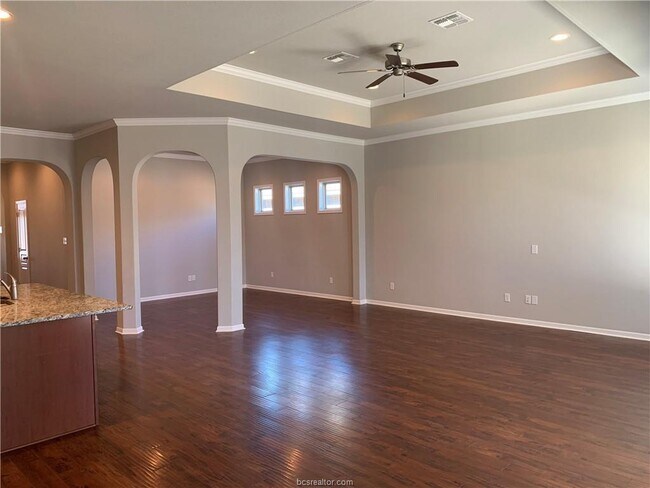 Building Photo - 2527 Portland Ave