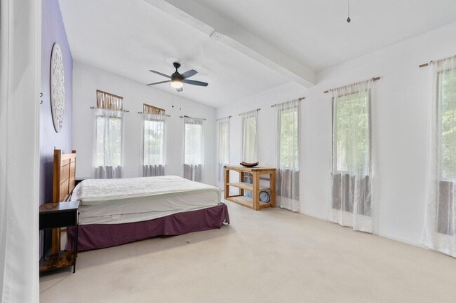 Building Photo - 3 Bedroom / 2.5 Bath Home with 20 Acres of...