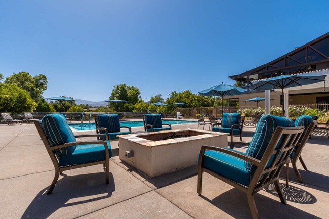 Building Photo - Scenic Long-term Rentals!