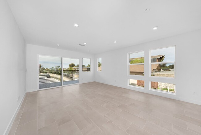 Building Photo - Available now! Brand New 4 Bedroom Townhom...