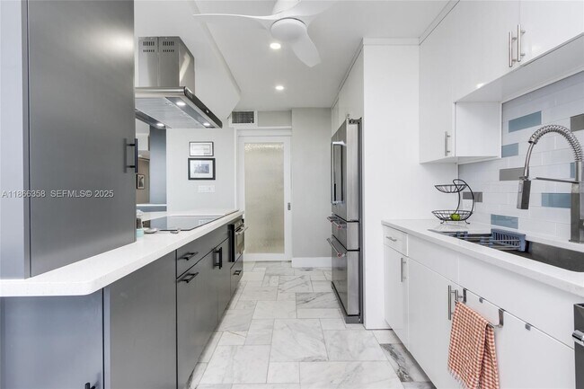 Building Photo - 1200 S Ocean Blvd