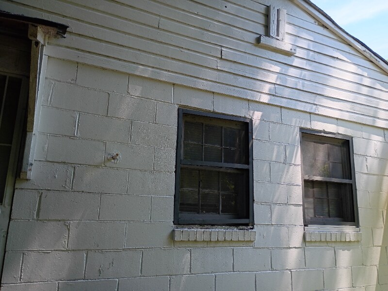 Building Photo - 1480 4th Ave
