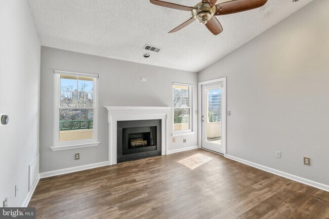 Building Photo - 12024 Taliesin Pl