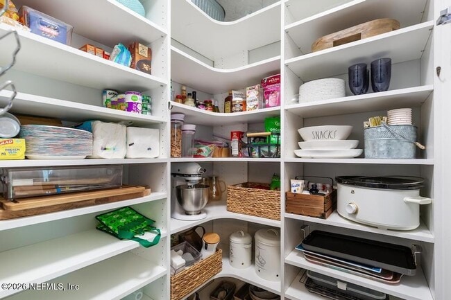 Building Photo - 1175 Eagle Point Dr