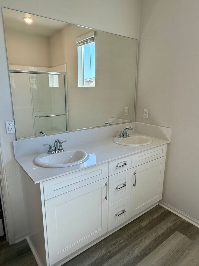 Building Photo - Brand New Luxury 2 story Home
