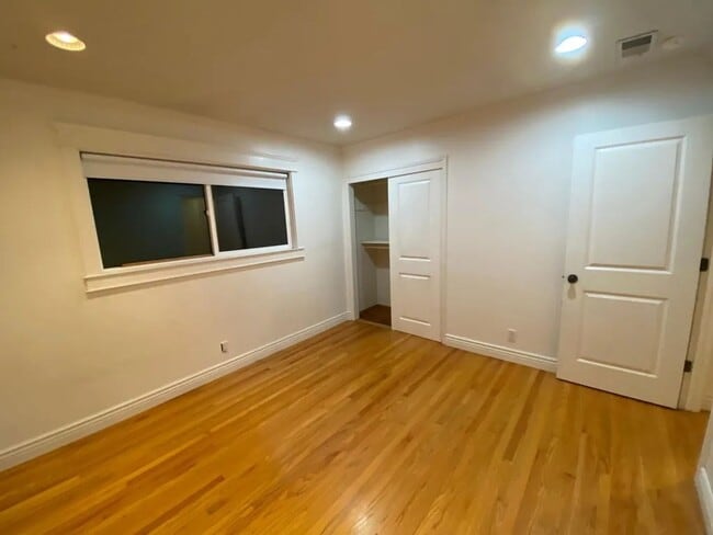 Building Photo - Charming 3-Bedroom Home in a Family Friend...