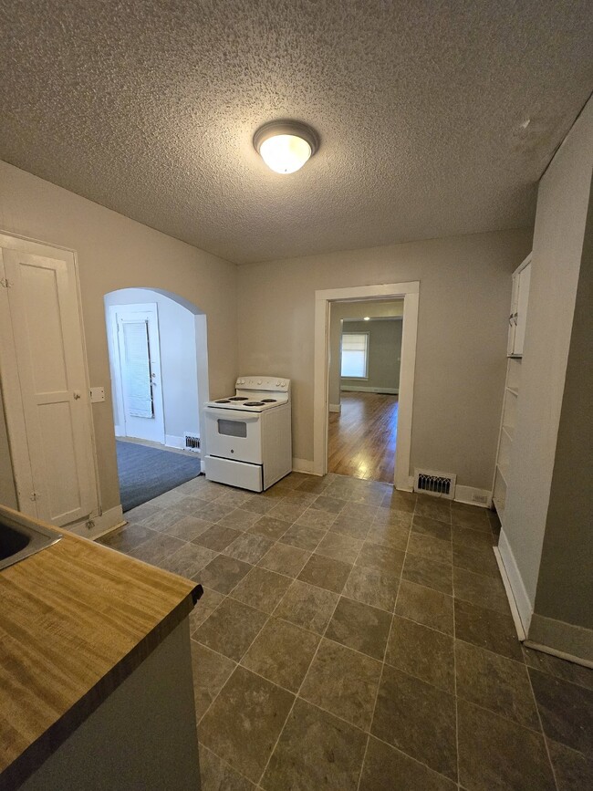 Building Photo - **Move In Special** 3 Bed House with Flex ...