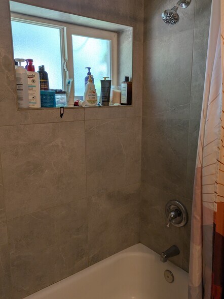 Tiled Shower - 3771 Orchard Ave