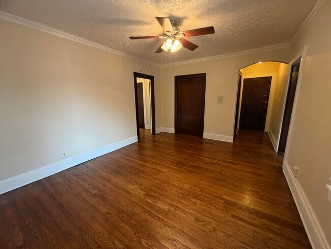 Building Photo - 1376 W 112th St