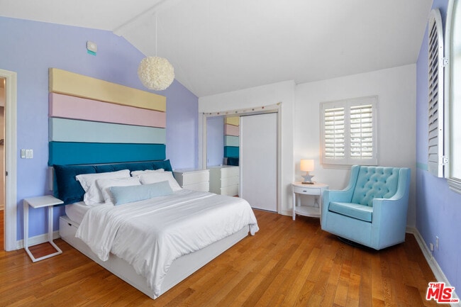 Building Photo - 736 Oxford Ave