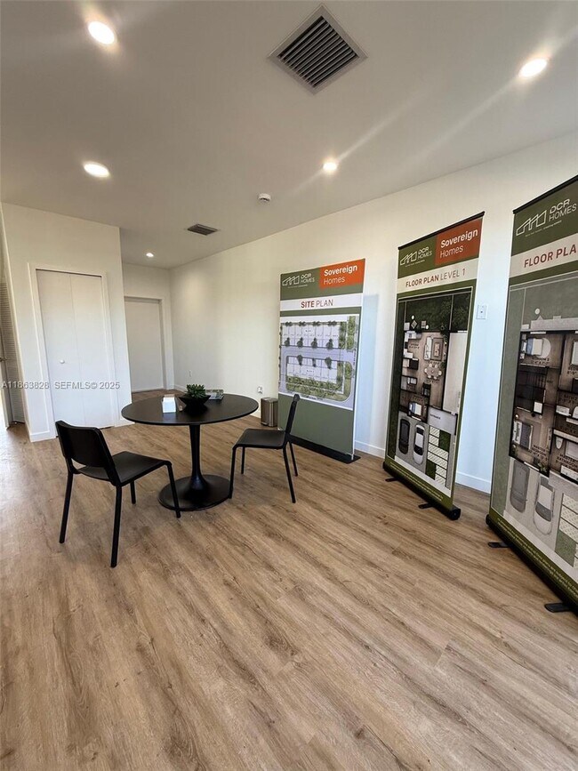 Building Photo - 428 SW 1st St