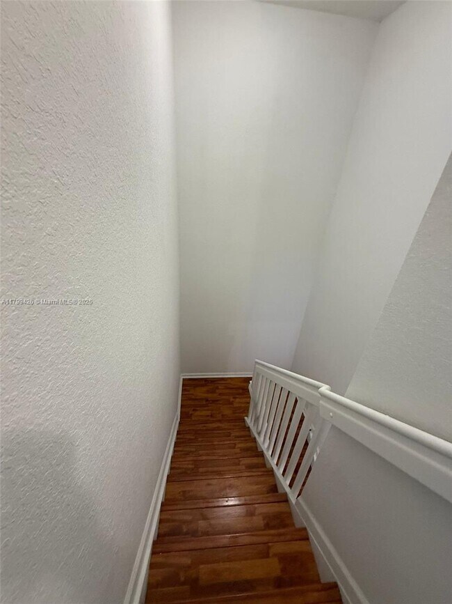 Building Photo - 1410 S Santa Catalina Cir