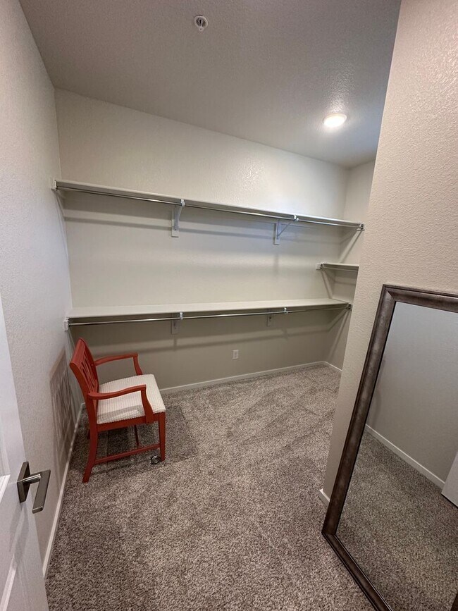 Building Photo - Raindance main floor condo move in ready.