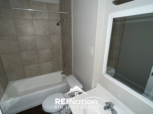 Building Photo - COZY & CLEAN! 3BR Memphis Value | Hardwoods & Open Kitchen | Fenced Yard!