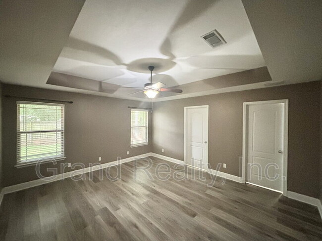 Building Photo - 5892 Dunridge Drive