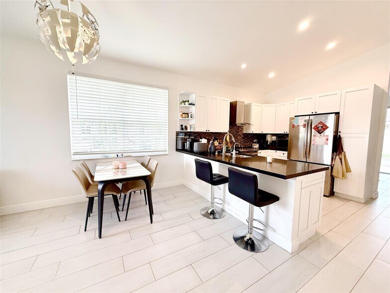 Building Photo - 18702 SW 27th St