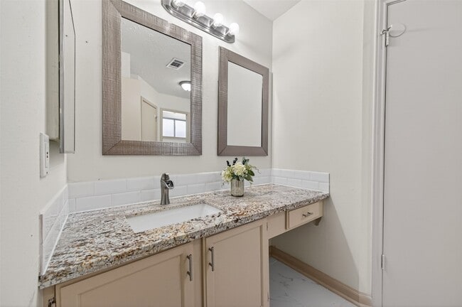 Building Photo - 10726 Village Trail Dr