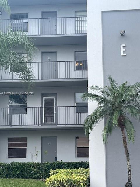Building Photo - 300 SW 134th Way
