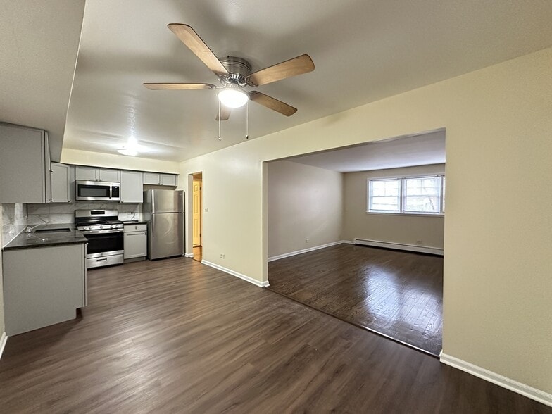 Building Photo - 622 Lincoln Ave