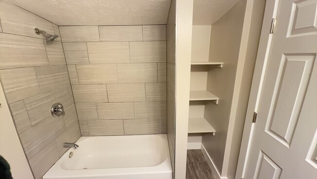 Building Photo - 4 Bed / 2.5 Bath Home in Kearns