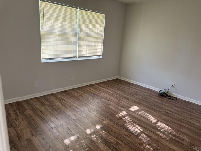 Building Photo - 1240 SW 73rd Ave