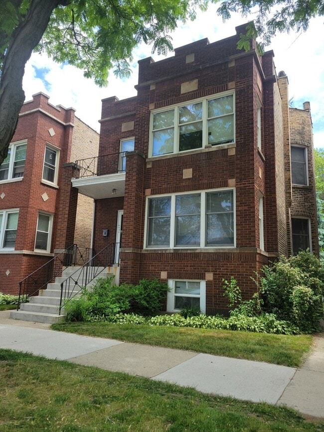 Building Photo - 6939 N Hamilton Ave
