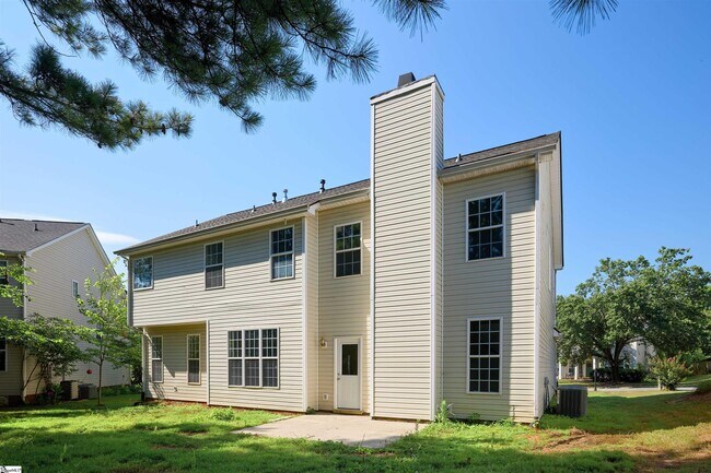 Building Photo - 307 Woodruff Lake Way