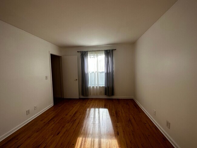 Building Photo - 21904 Lake Forest Cir