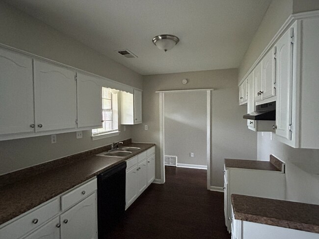 Building Photo - 10075 Yates Dr