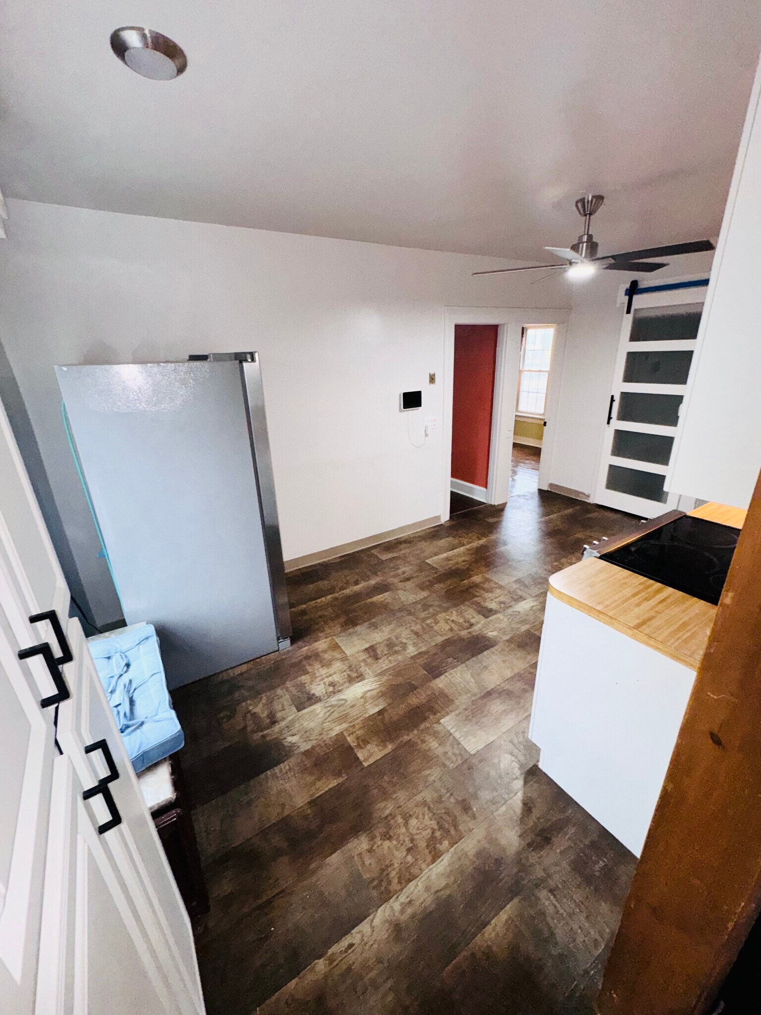 Large kitchen - 412 Pearl Lake Rd