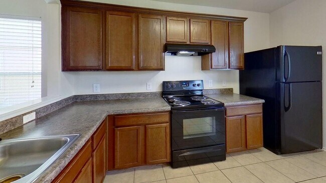 Building Photo - 411 Quail Hollow Dr