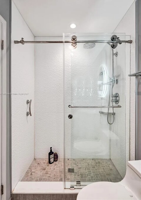 Building Photo - 1001 NE 17th Ct