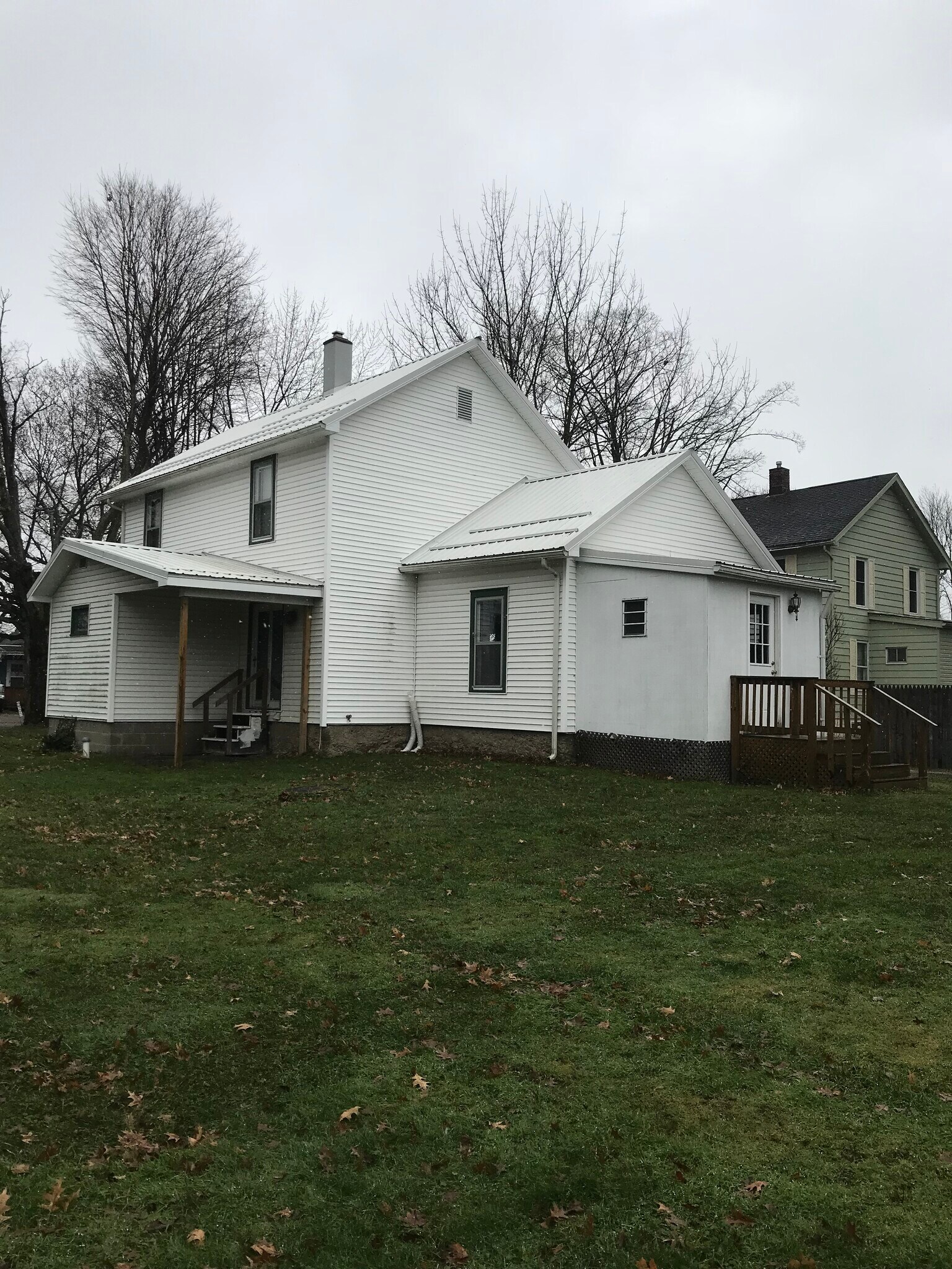 Building Photo - 9816 Bateman Avenue