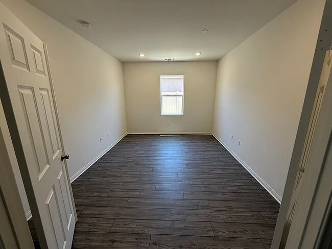 Building Photo - 7736 Nectarsweet Dr