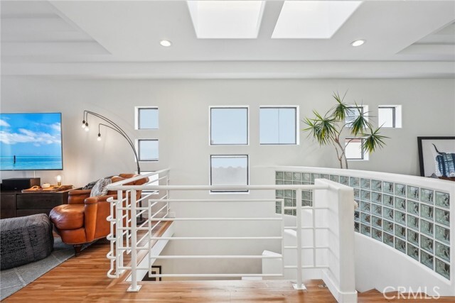 Building Photo - 221 S Francisca Ave