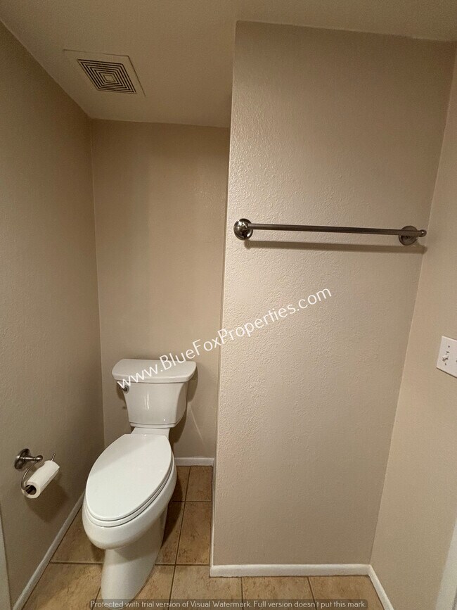 Building Photo - 5051 N Sabino Canyon Rd